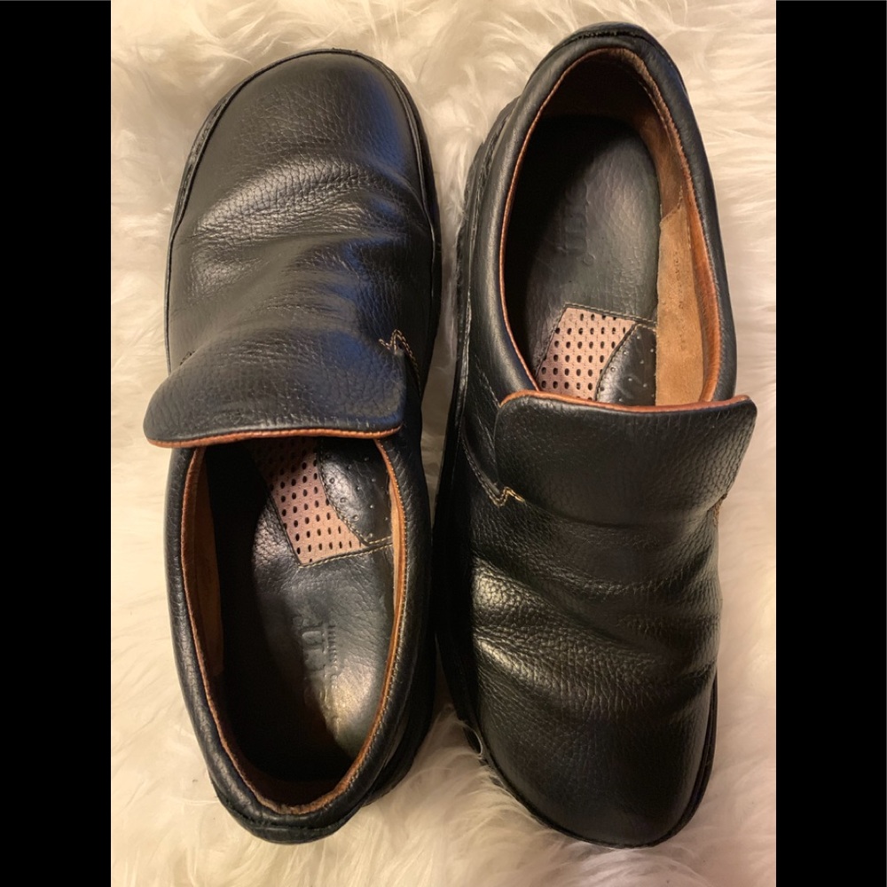 EUC BORN Men’s Black Slip-on Shoes in Size 12